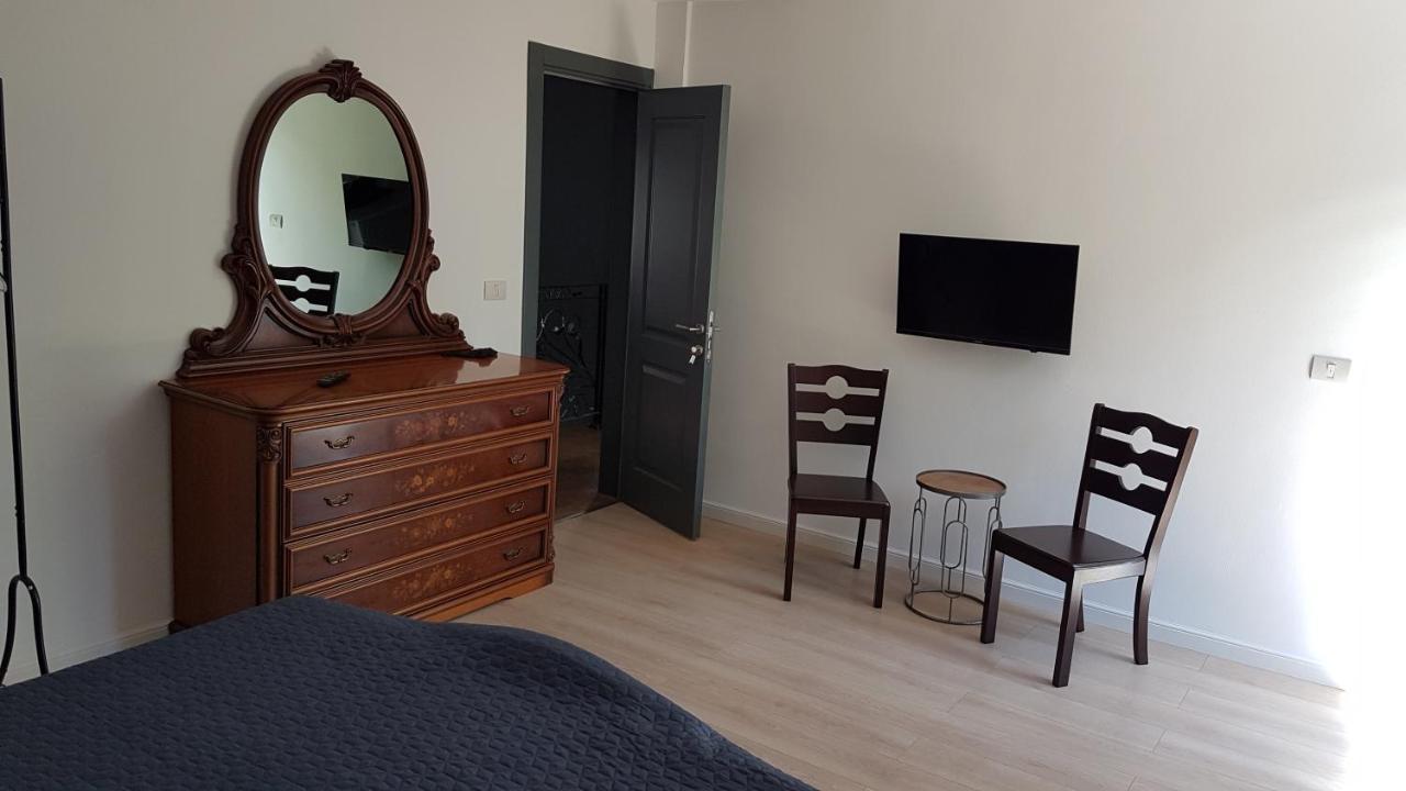 Casa Magnolia Hotel Douazeci si Trei August Ngoại thất bức ảnh