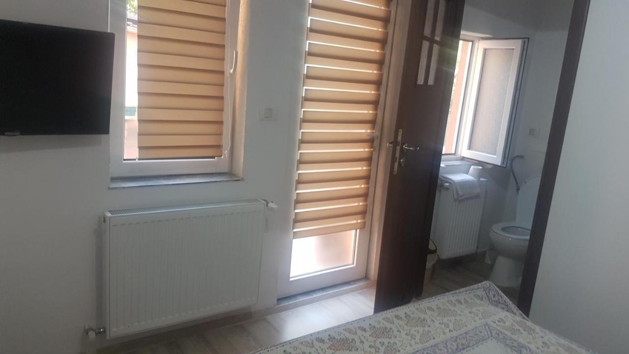 Casa Magnolia Hotel Douazeci si Trei August Ngoại thất bức ảnh