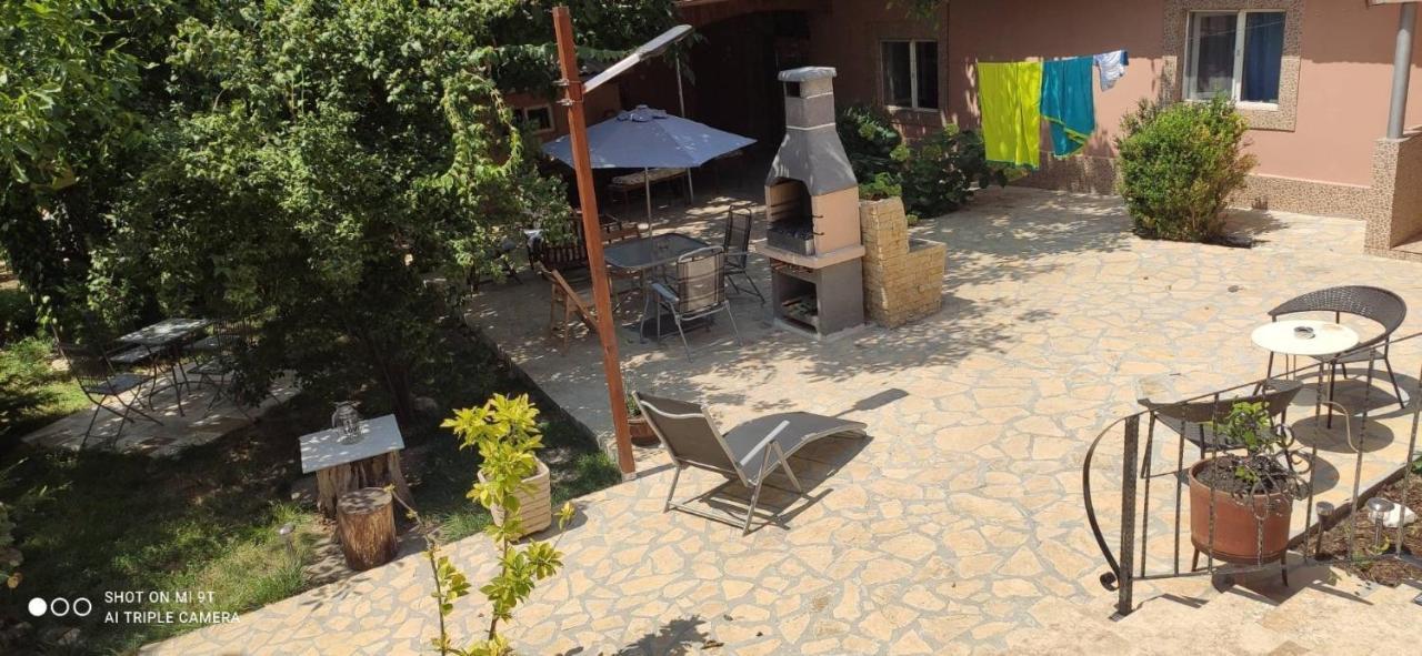 Casa Magnolia Hotel Douazeci si Trei August Ngoại thất bức ảnh