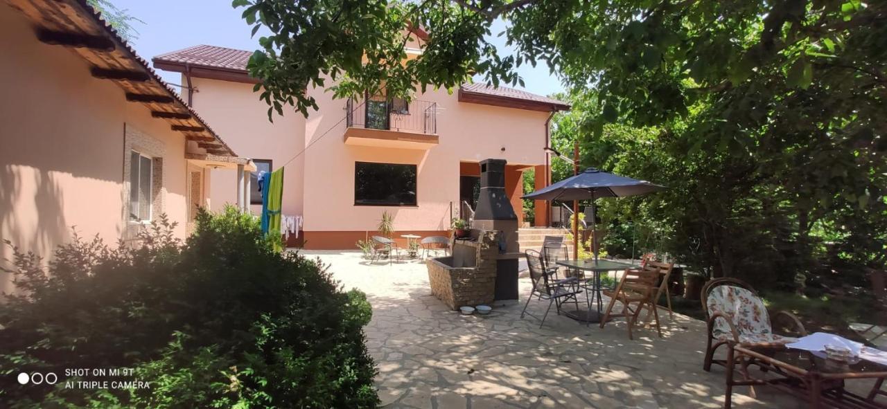 Casa Magnolia Hotel Douazeci si Trei August Ngoại thất bức ảnh