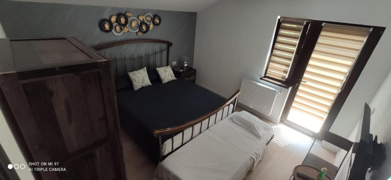 Casa Magnolia Hotel Douazeci si Trei August Ngoại thất bức ảnh